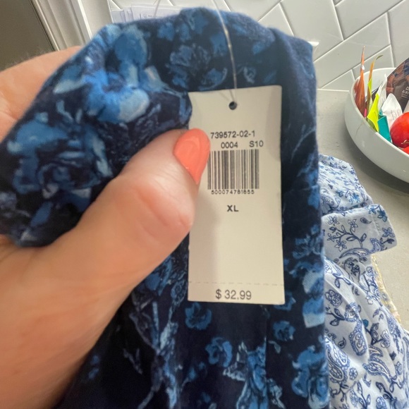 Super cute button down blouse - Picture 4 of 5